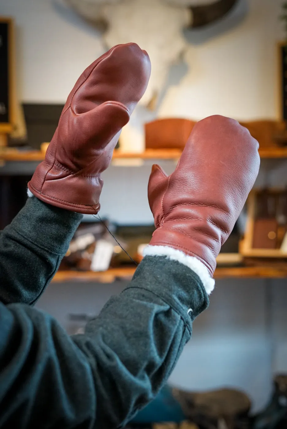 Deer hide Mittens
