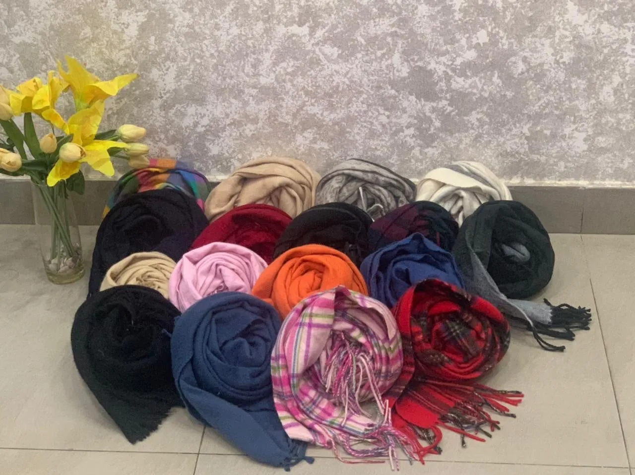 Fleek Credit: Cashmere Scarves - 100%pure ( 20 pieces)